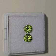 Круг 5,30 мм, 4/2, вес пары: 1,46 ct. - Ювелирные изделия, бижутерия
