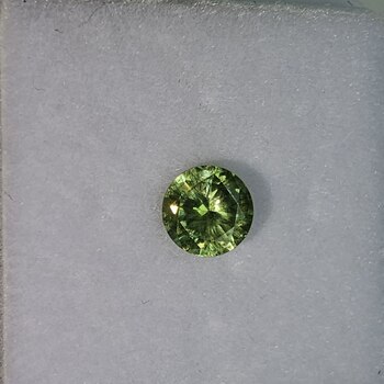 Круг 5,05 мм, 4/1, вес: 0,53 ct. - Ювелирные изделия, бижутерия
