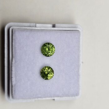 Круг 4,80 мм, 4/2, вес пары: 1,08 ct.  - Ювелирные изделия, бижутерия