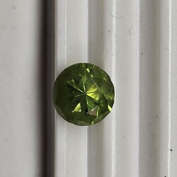Круг  5,95 мм, 3/3, вес: 1,06 ct. - Ювелирные изделия, бижутерия