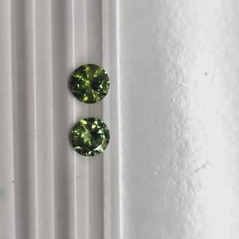 Круг 5,50 мм, 4/2, вес пары: 1,48 ct. - Ювелирные изделия, бижутерия