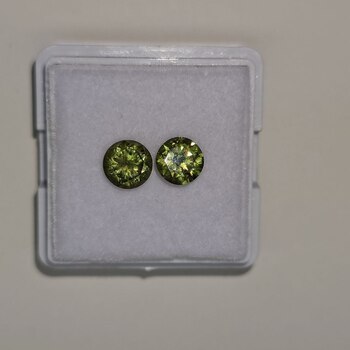 Круг 5,85 мм, 4/2, вес пары: 1,84 ct. - Ювелирные изделия, бижутерия