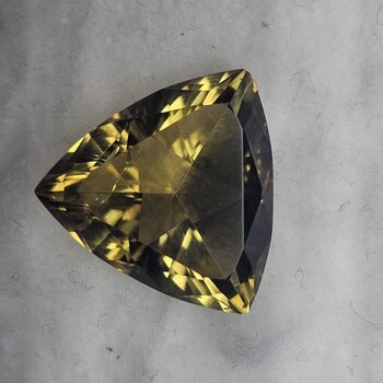 Триллион 17,50*17,50 мм, h = 10,80 мм, вес: 15,54 ct. - Ювелирные изделия, бижутерия