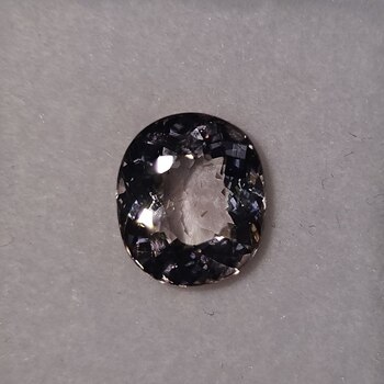 Овал 9,25*8,00 мм, вес: 2,58 ct. - Ювелирные изделия, бижутерия